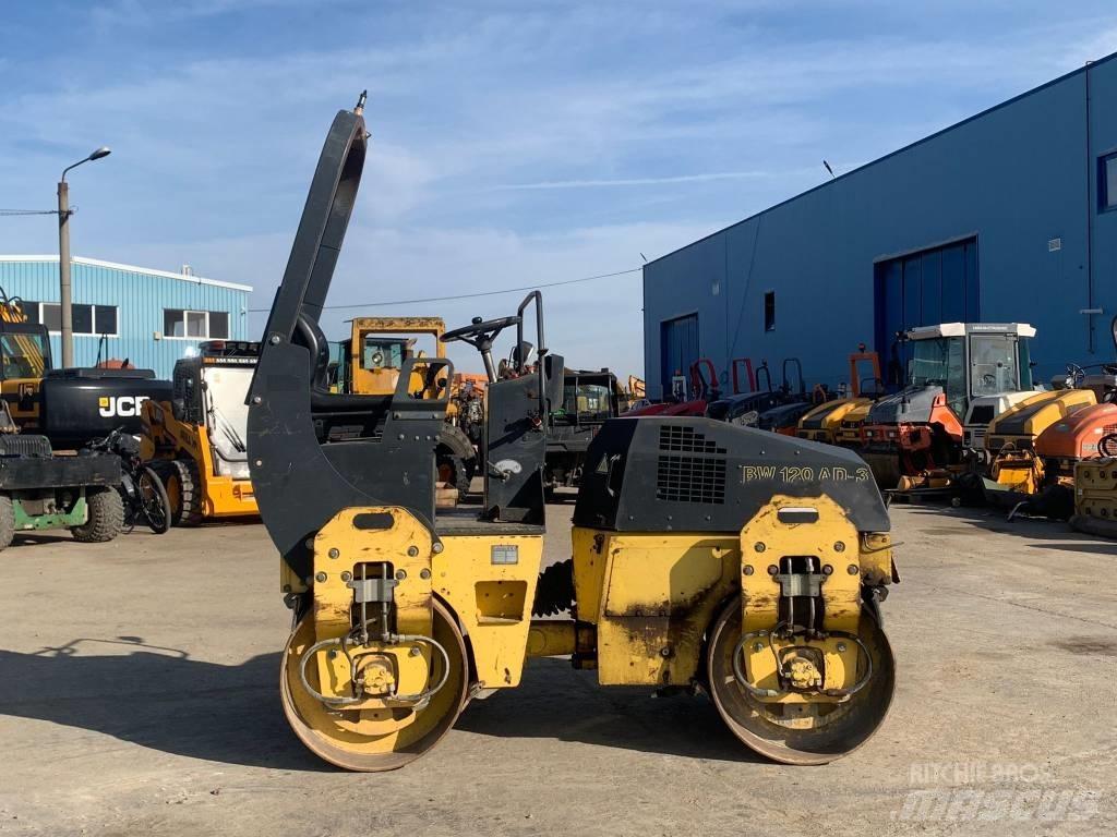 Bomag BW 120 AD-3 مداحل ثنائية الاسطوانة