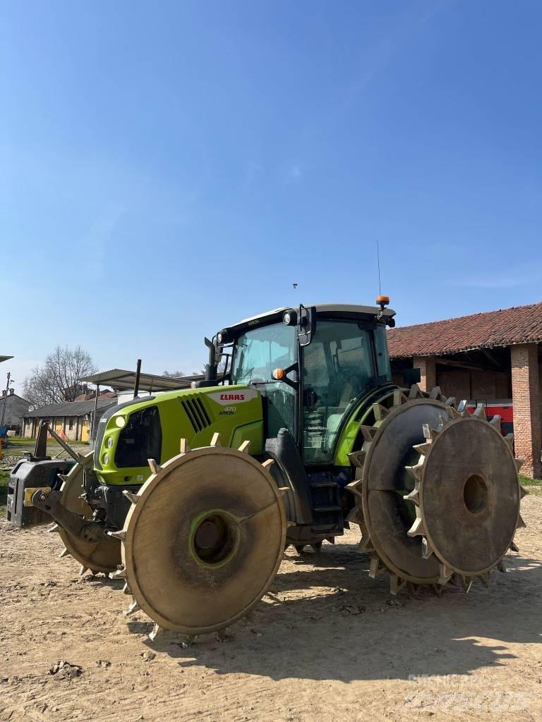 CLAAS ARION 470 الجرارات