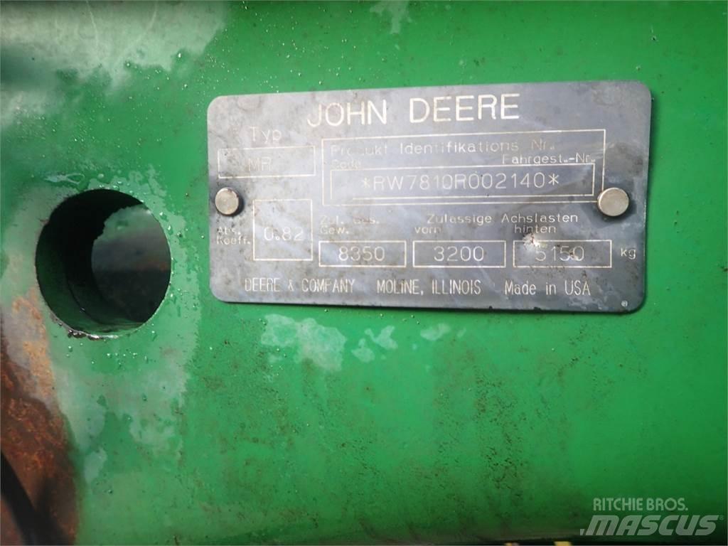 John Deere 7810 الجرارات