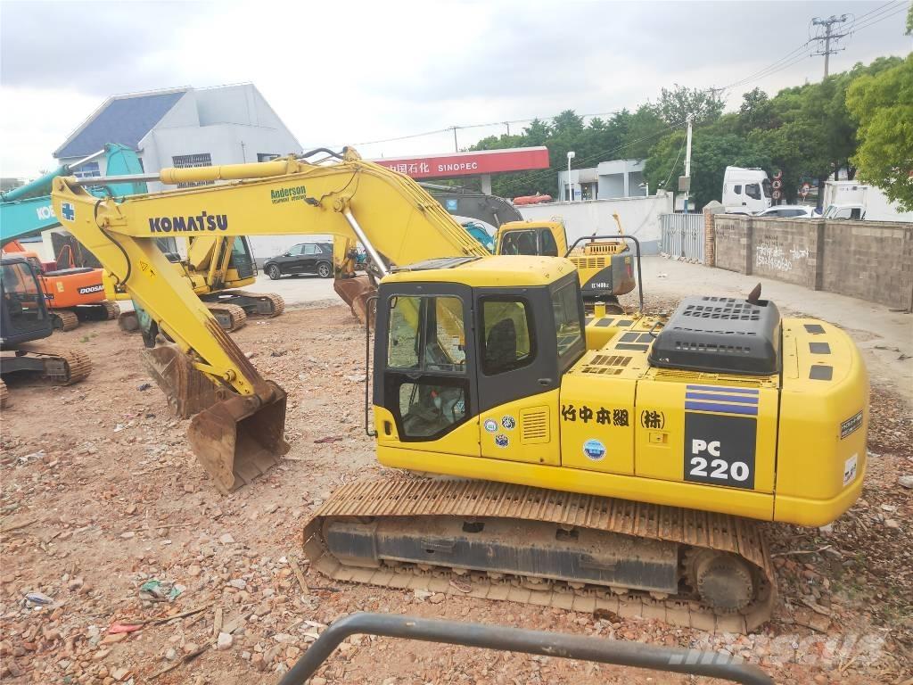 Komatsu PC220-7 حفارات زحافة