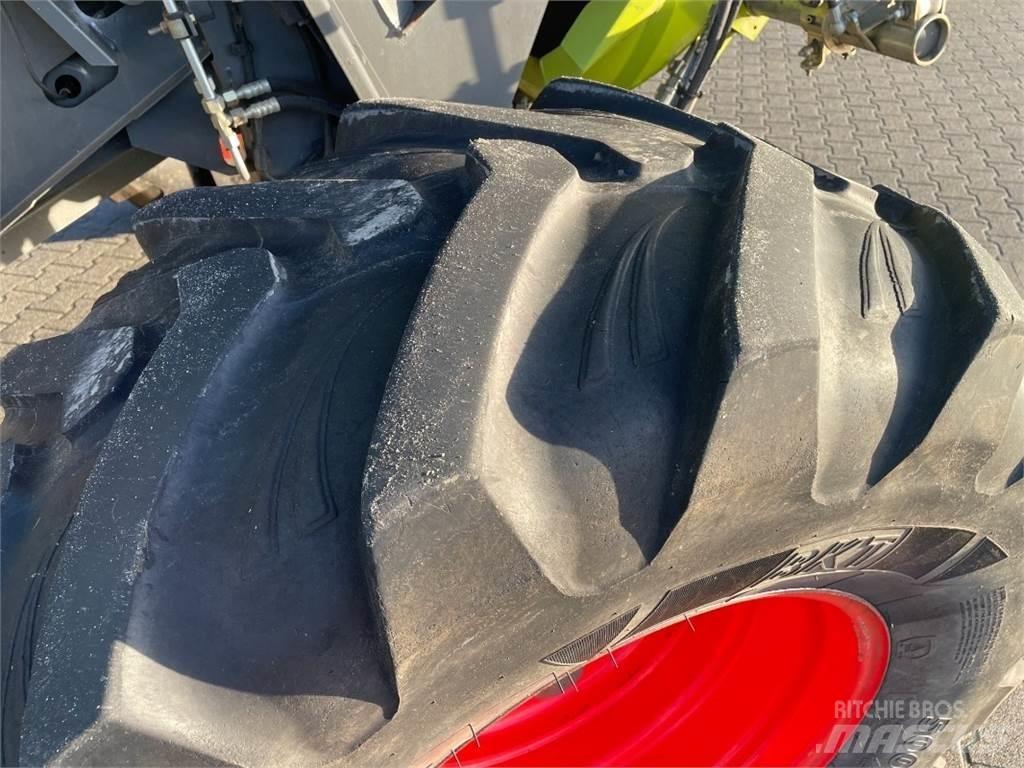 CLAAS Lexion 440 حصادات