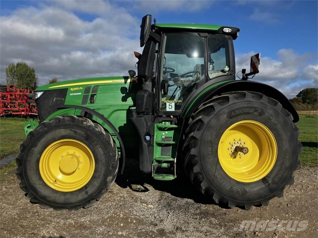 John Deere 6250R الجرارات