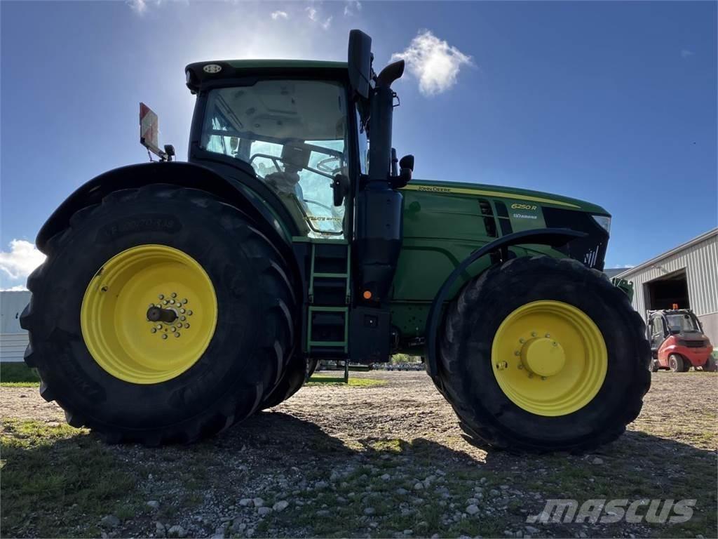 John Deere 6250R الجرارات