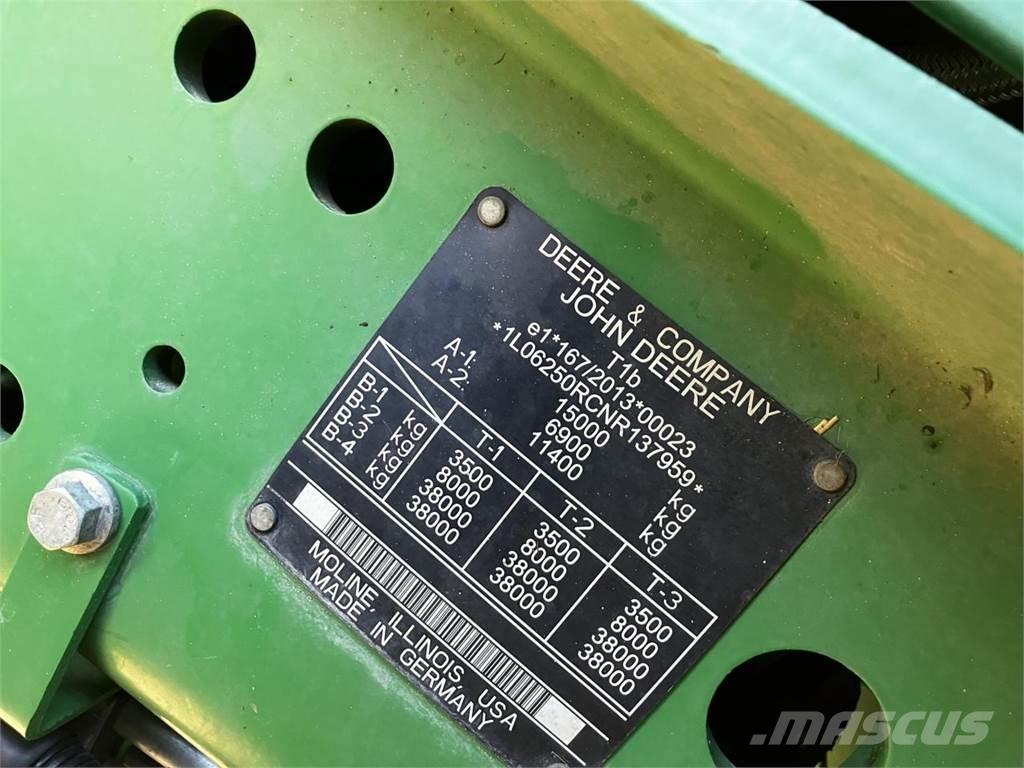 John Deere 6250R الجرارات
