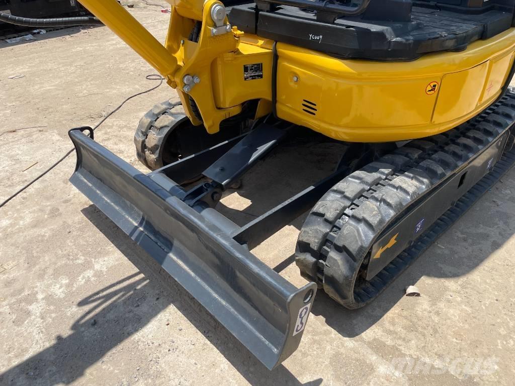 Komatsu PC 20 MR حفارات صغيرة أقل من 7 طن (حفارات صغيرة)