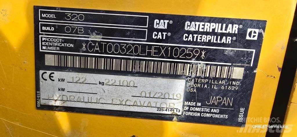 CAT 320 حفارات زحافة