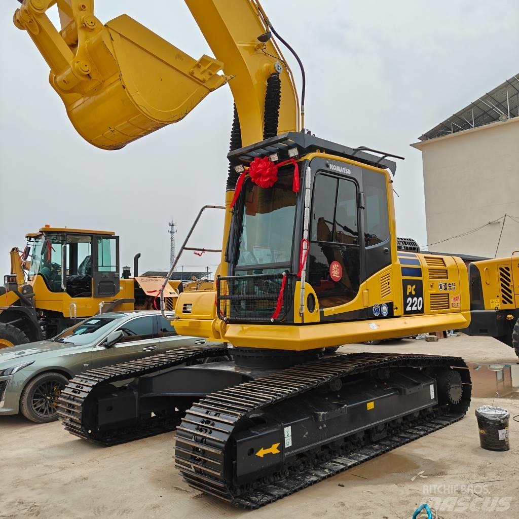 Komatsu 220-8MO حفارات زحافة