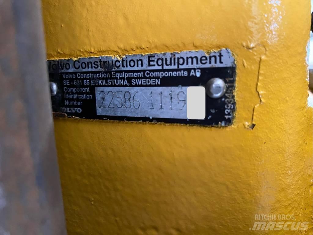 Volvo L 150 G لوادر بعجل