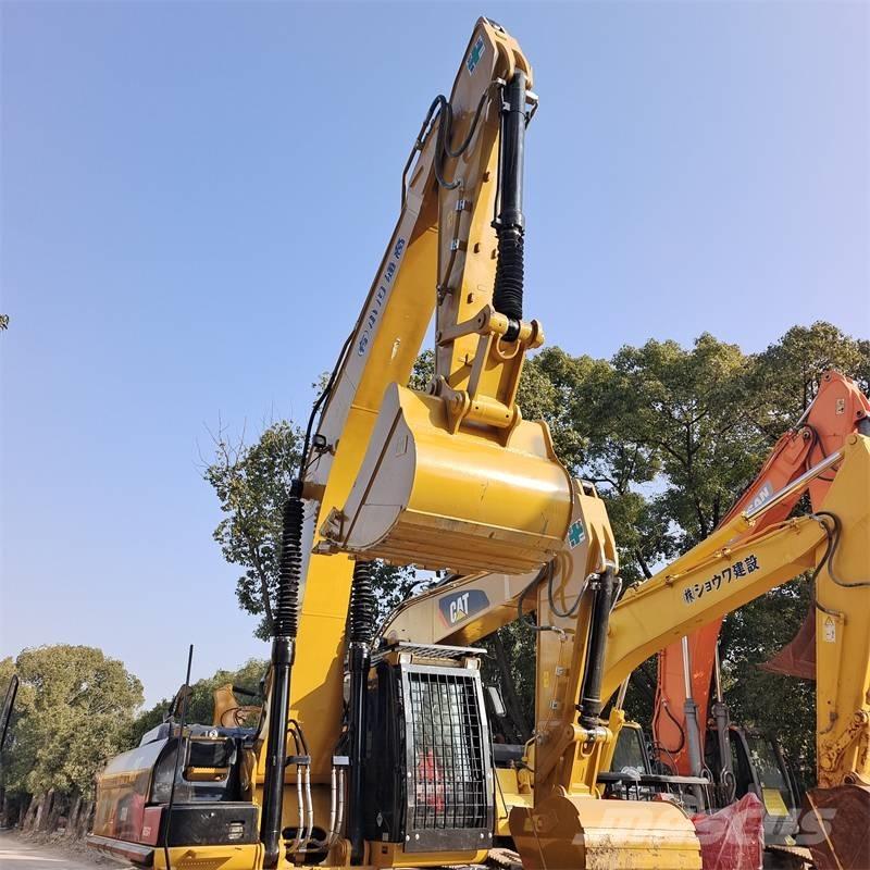 CAT 336 D حفارات زحافة