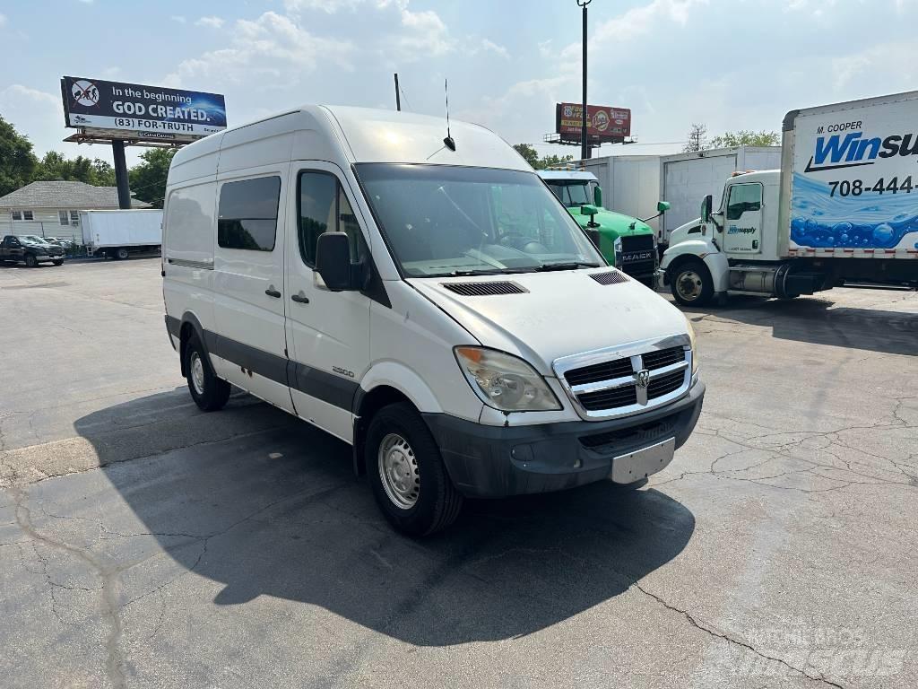 Dodge Sprinter 2500 شاحنة مقفلة