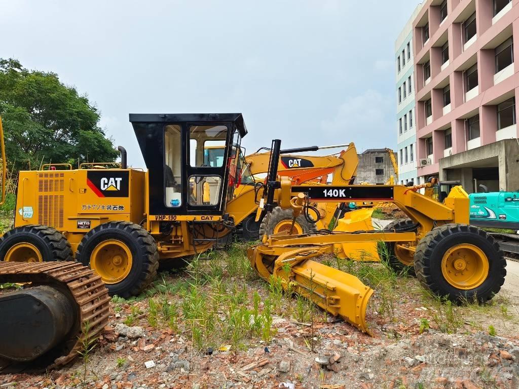 CAT 140K معدات تمهيد الطرق