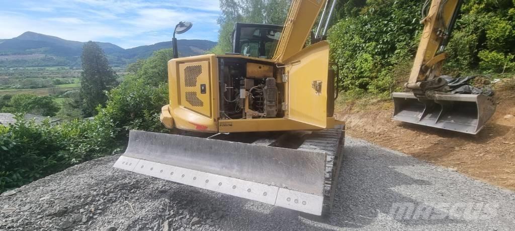 CAT 310 حفارات زحافة