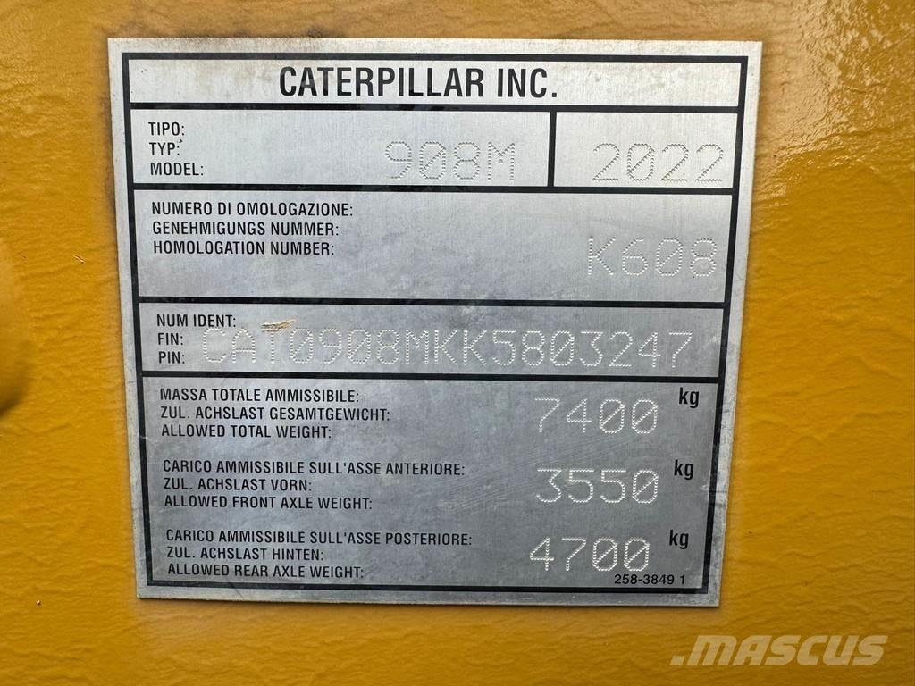 CAT 908M لوادر بعجل