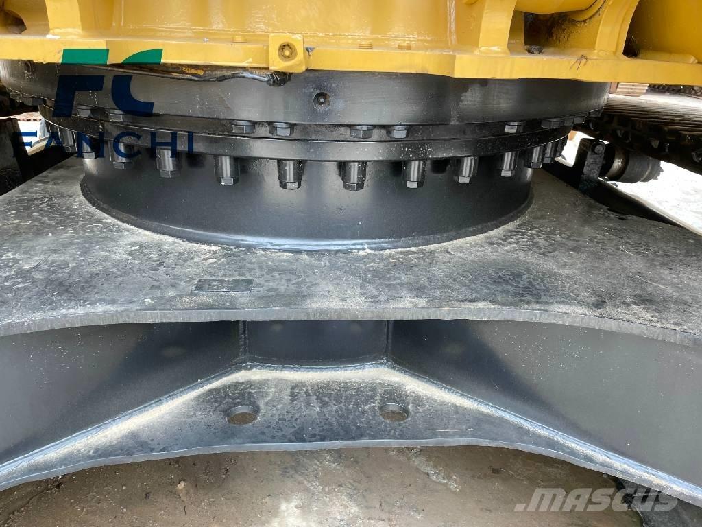 CAT 320 C حفارات زحافة
