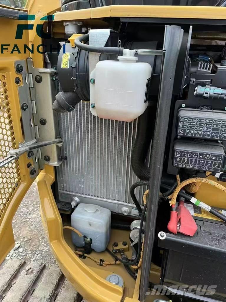 CAT 303 حفارات زحافة