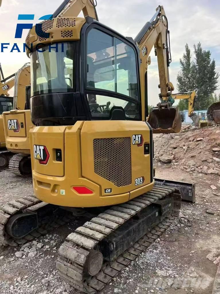 CAT 303 حفارات زحافة