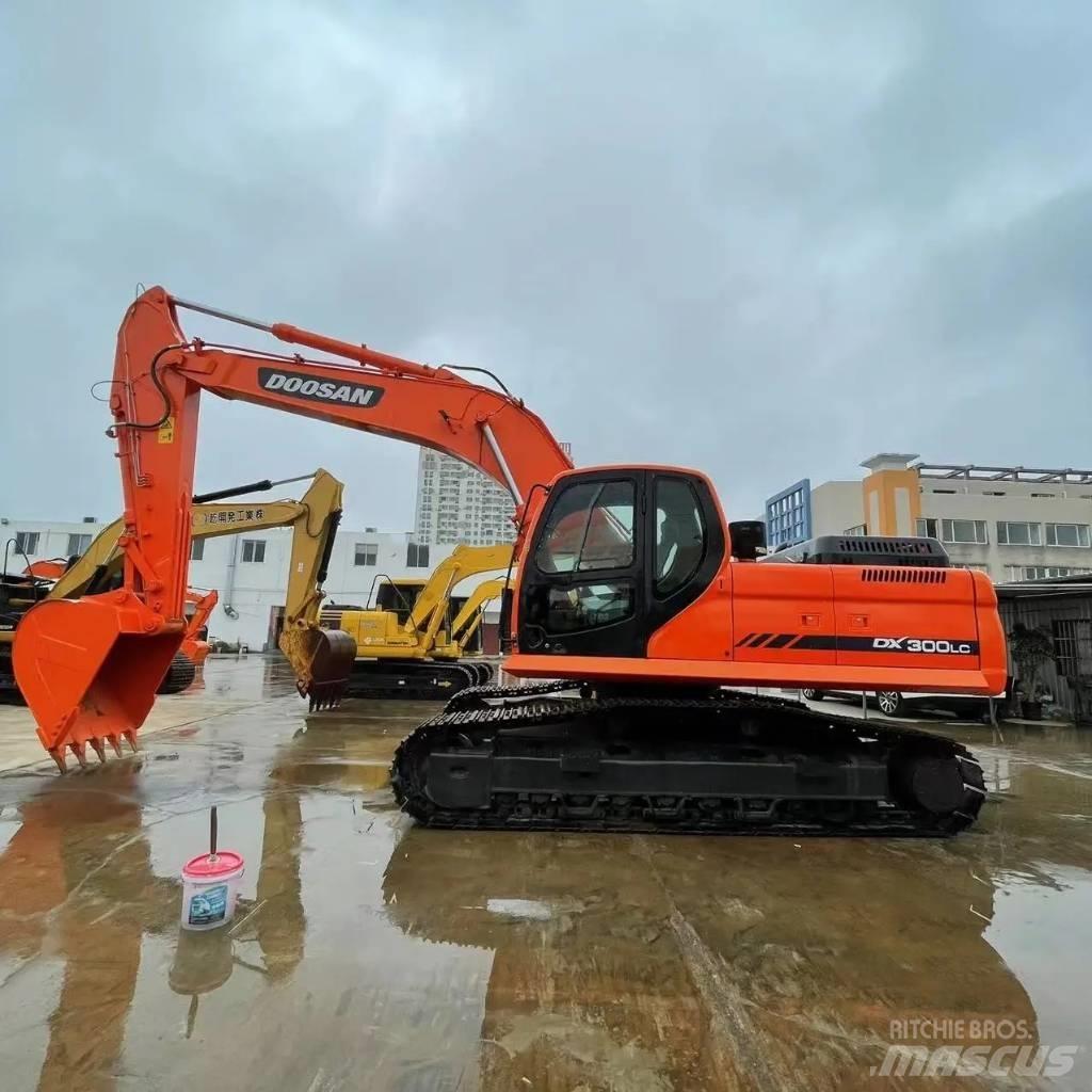 Doosan DX 300 LC حفارات صغيرة أقل من 7 طن (حفارات صغيرة)