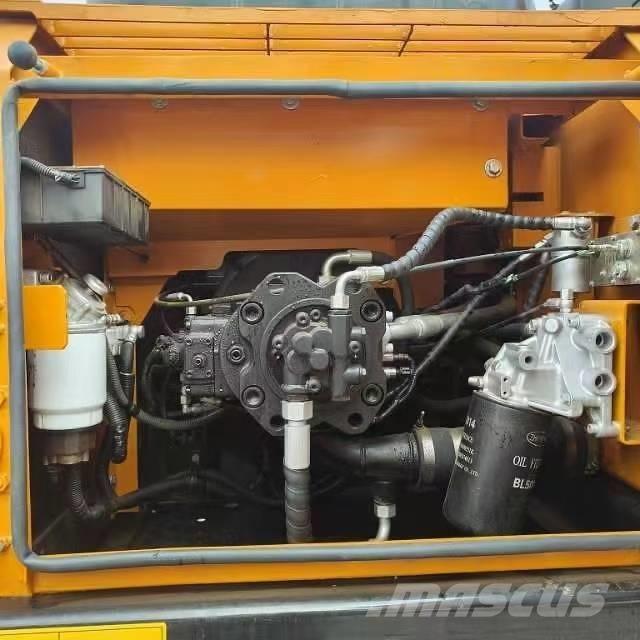 Sany SY215C حفارات زحافة