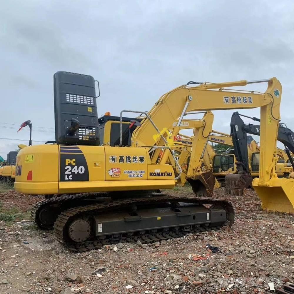 Komatsu PC 240 حفارات زحافة