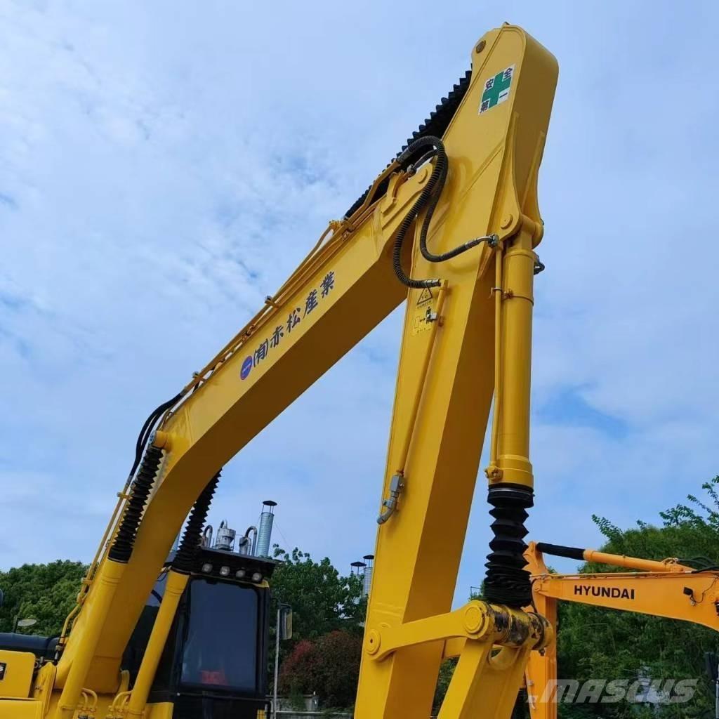 Komatsu PC 240 LC-8 حفارات زحافة