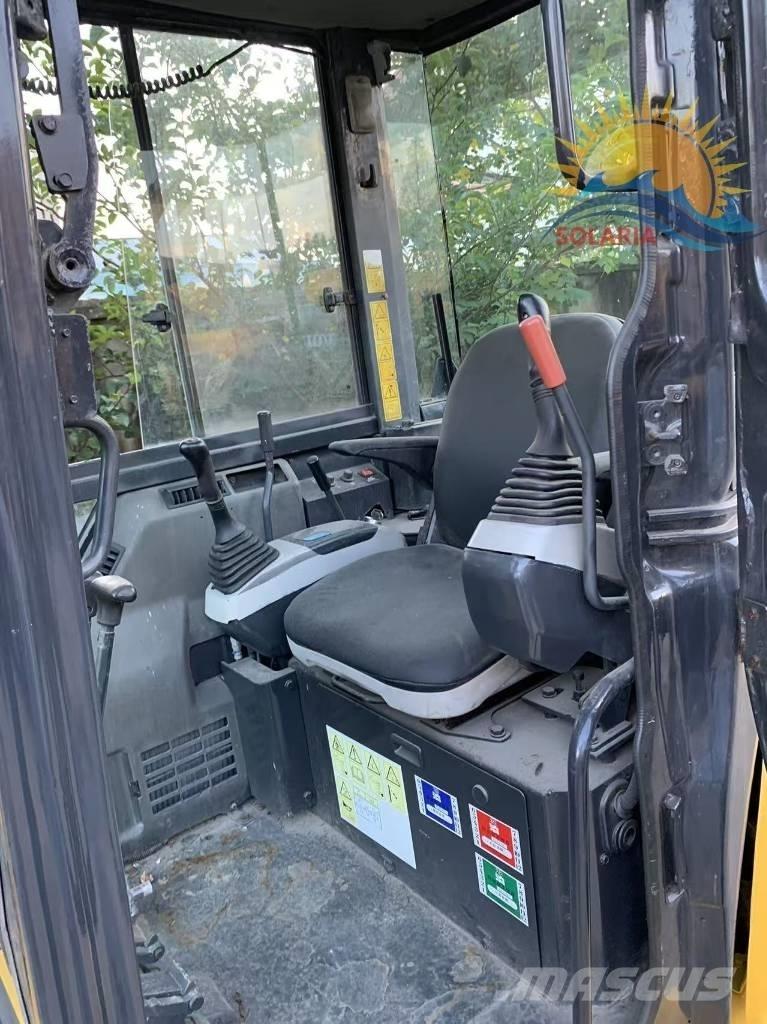 Komatsu PC 55 MR حفارات زحافة