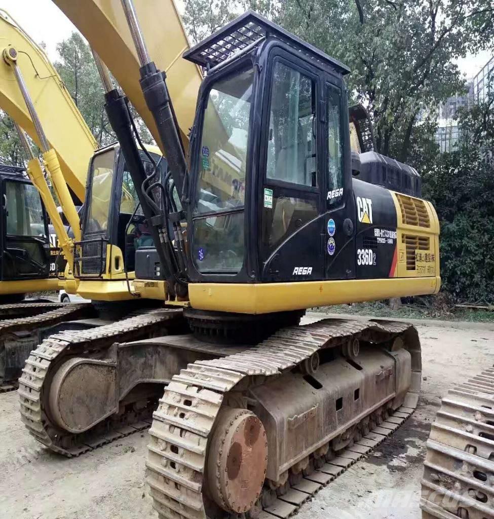 CAT 336 D حفارات زحافة