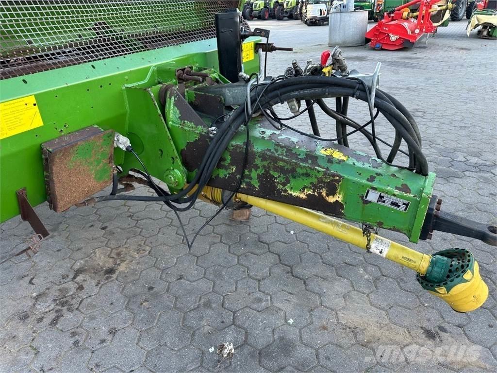 Bergmann M 5210 S معدات توزيع السماد العضوي