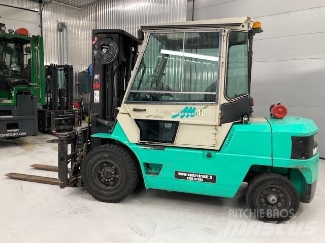 Mitsubishi FD40 شاحنات الديزل