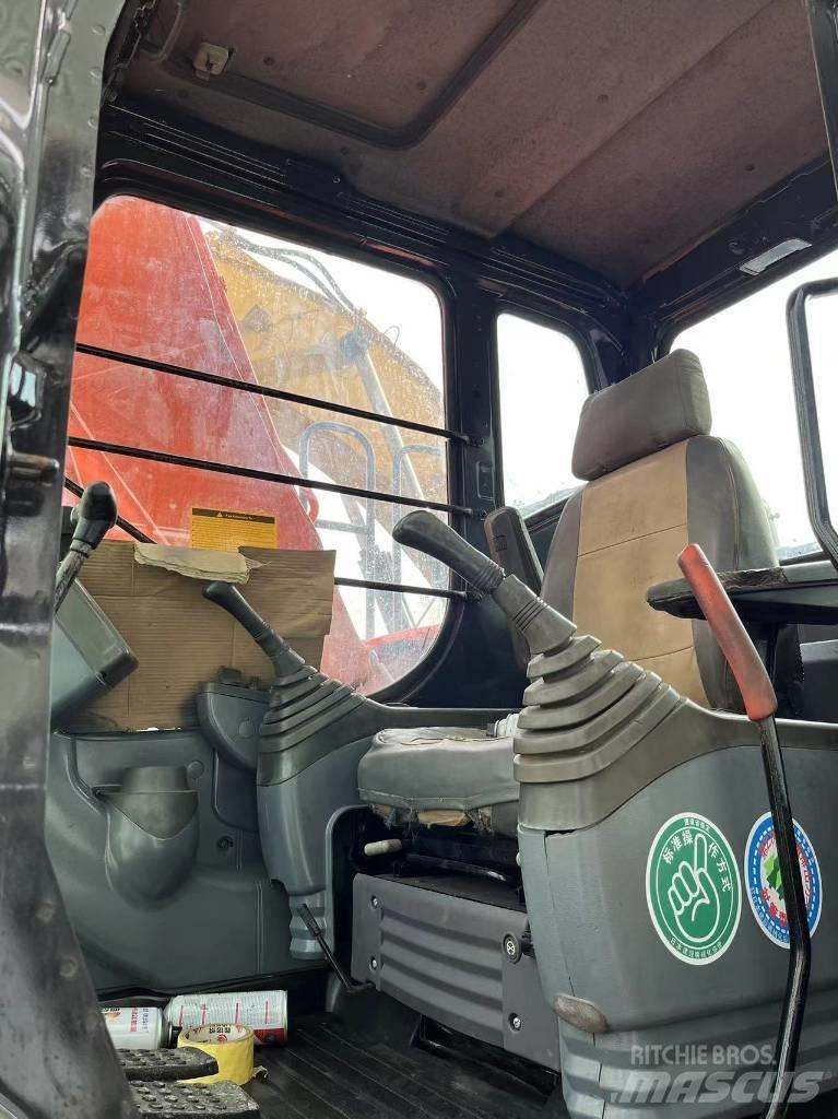Hitachi ZX 120 حفارات زحافة