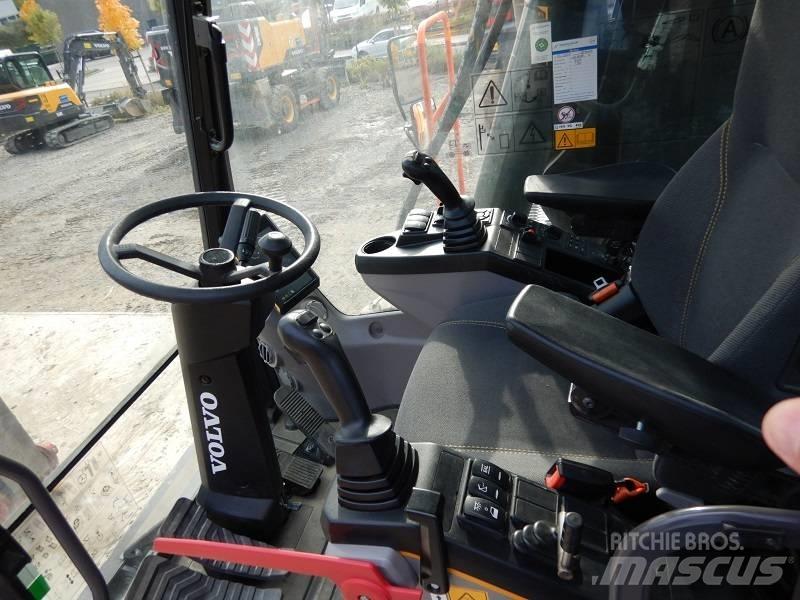 Volvo EW 220 E حفارات بعجل