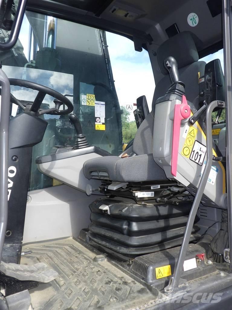 Volvo EW 220 E حفارات بعجل