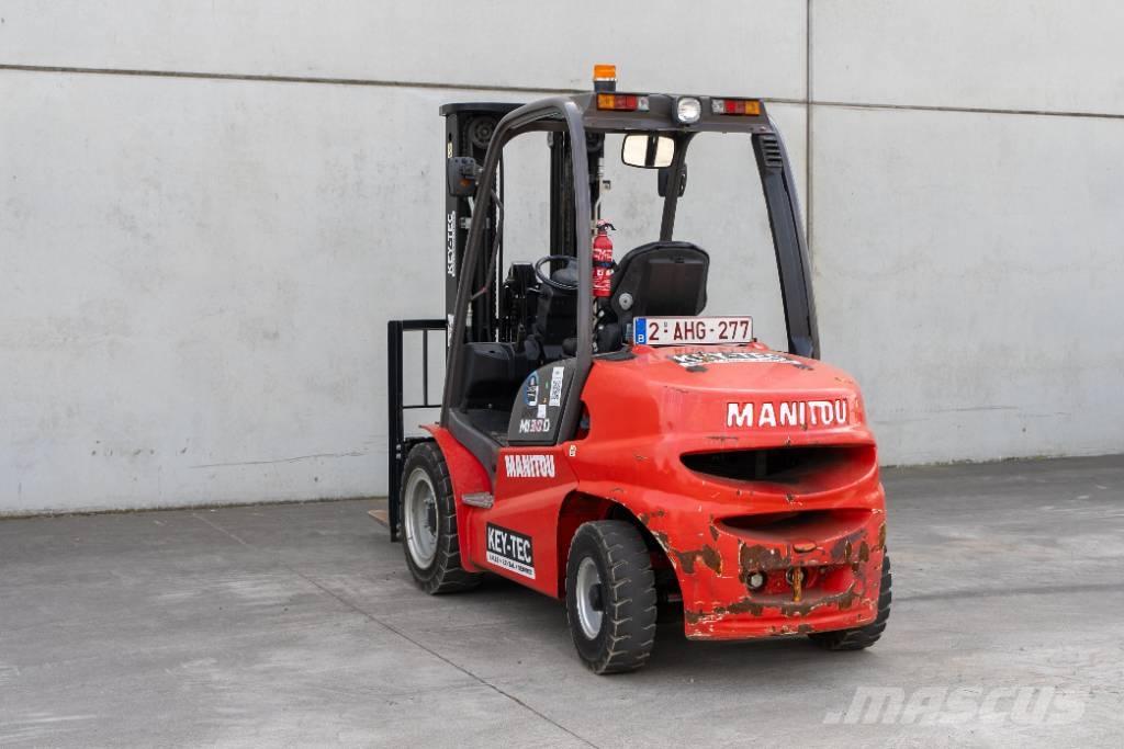Manitou MI 30 D شاحنات الديزل