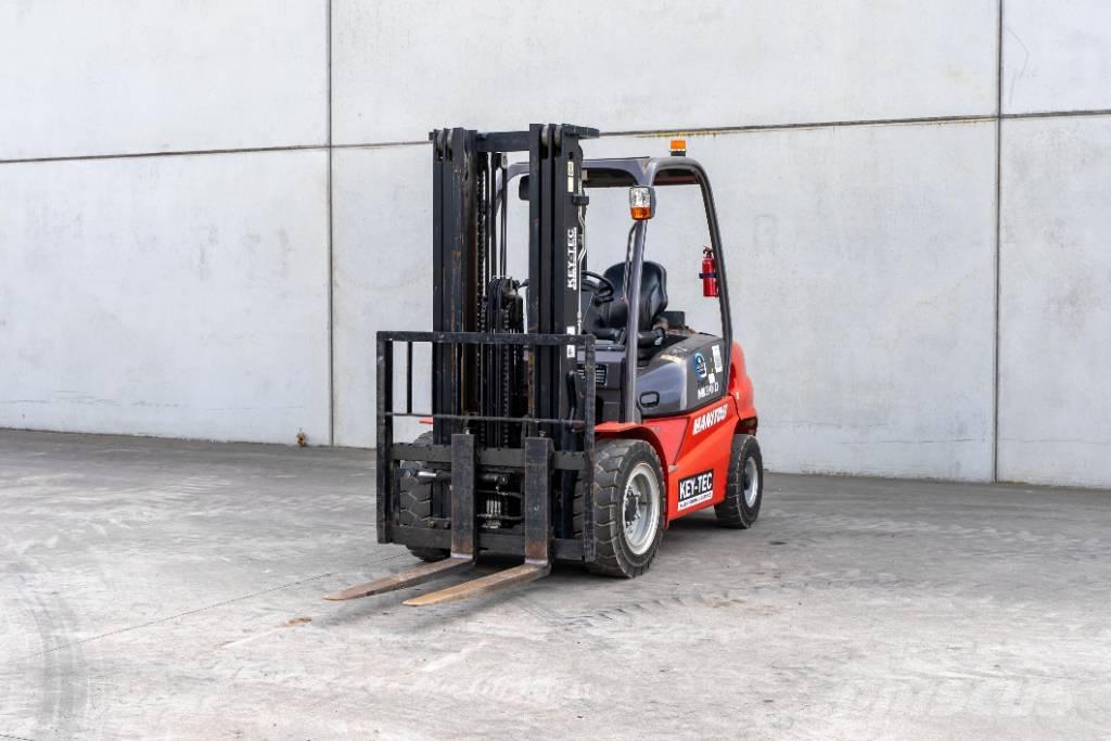 Manitou MI 30 D شاحنات الديزل
