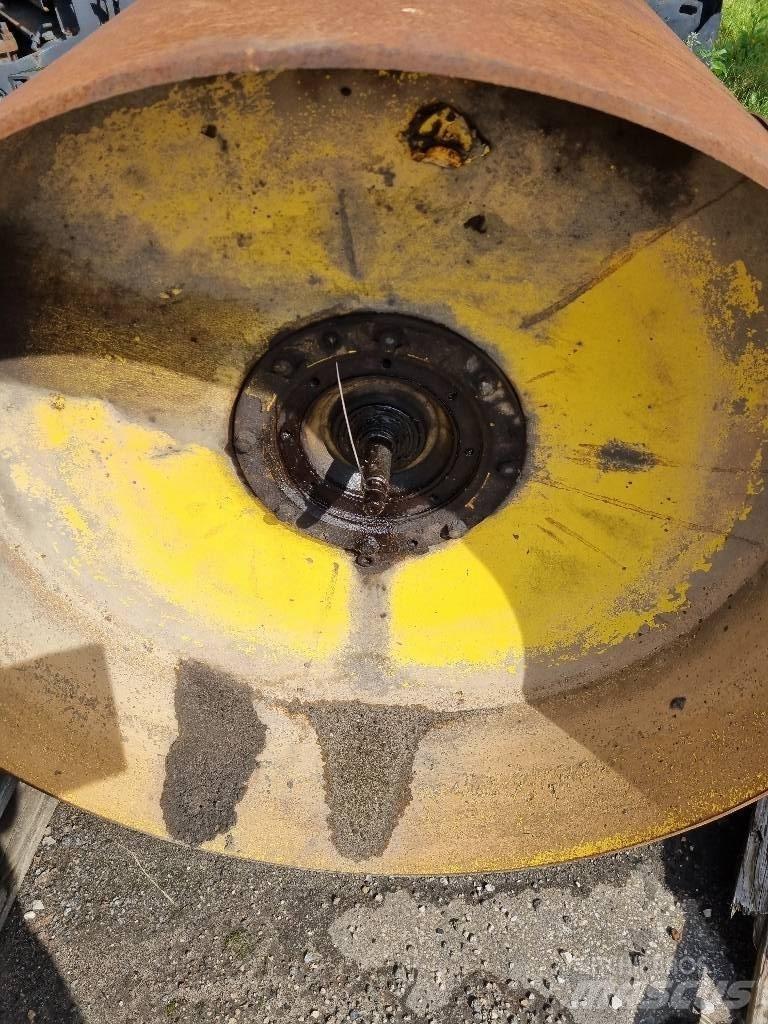 Bomag BW 174 AD الشاسيه والتعليق