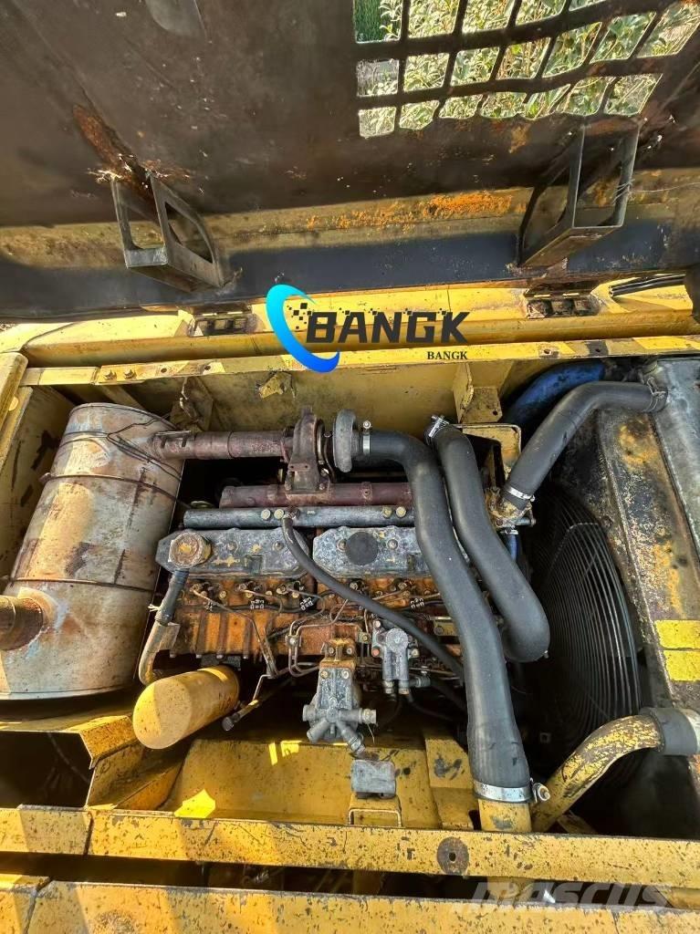 CAT 320 C حفارات زحافة