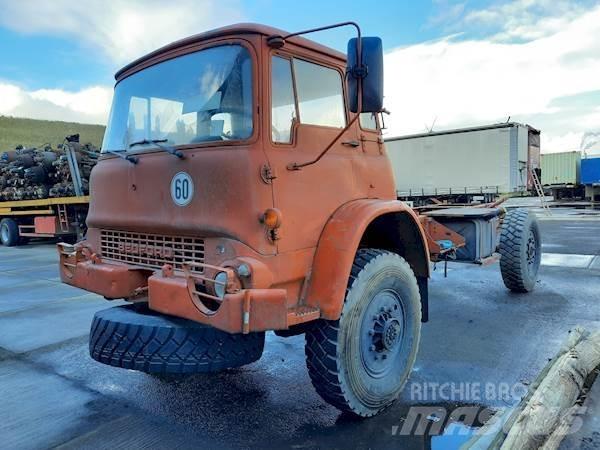 Bedford MJP2 4X4 شاحنات بمقصورة وهيكل