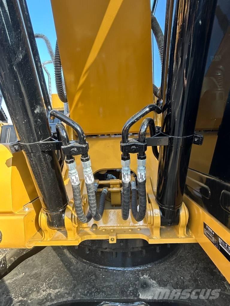 CAT 320 B L حفارات زحافة