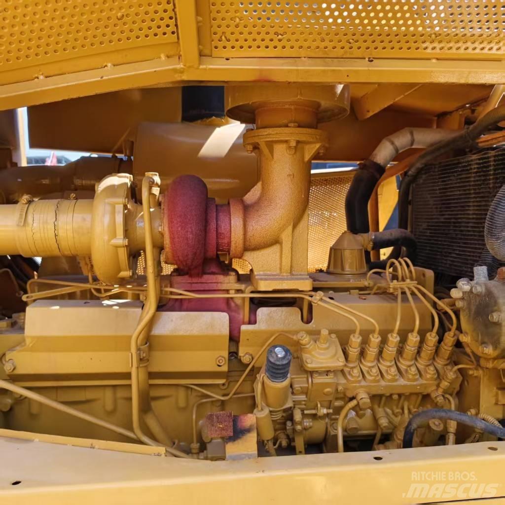 CAT D 7 G معدات تمهيد الطرق