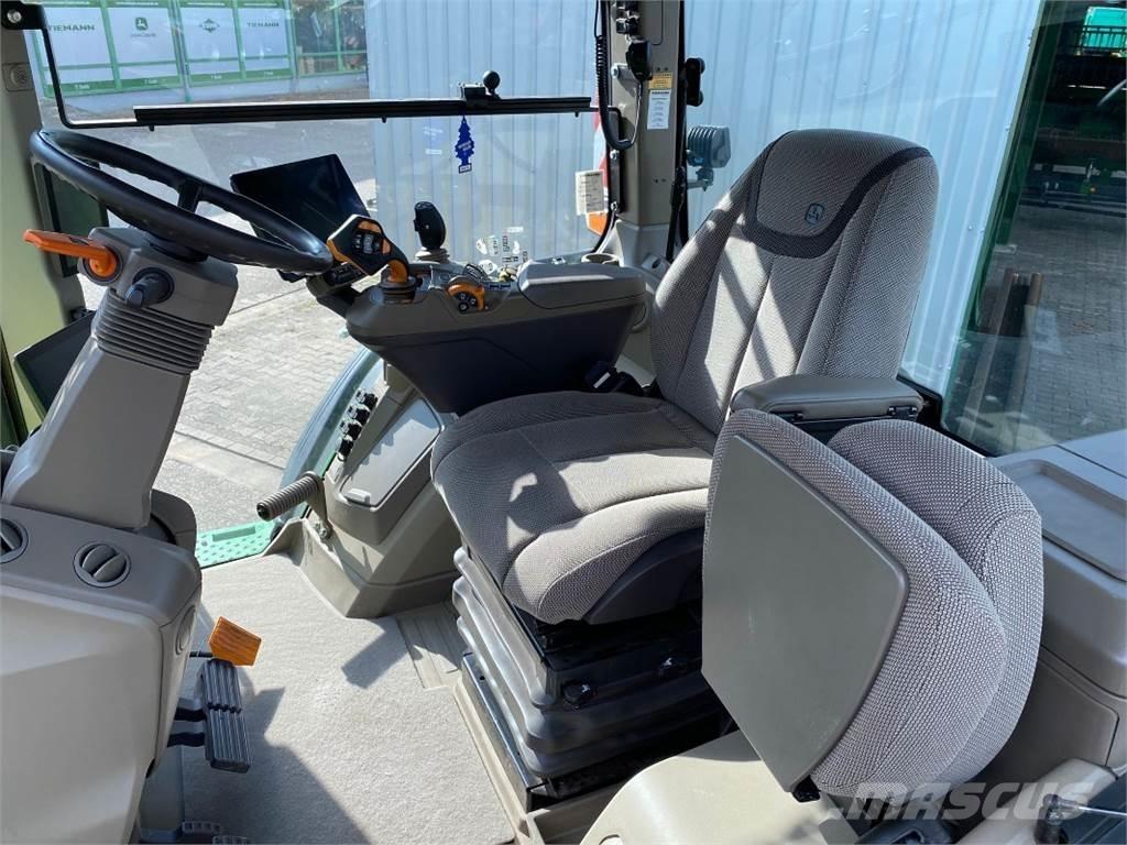 John Deere 8R 310 الجرارات