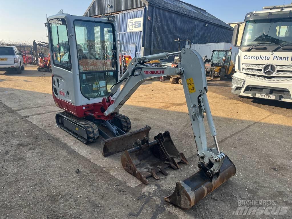 Takeuchi TB 216 حفارات صغيرة أقل من 7 طن (حفارات صغيرة)