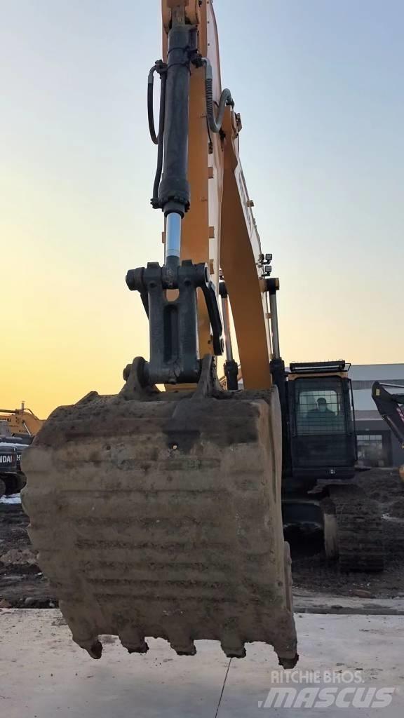 Hyundai R520L-9VS حفارات زحافة
