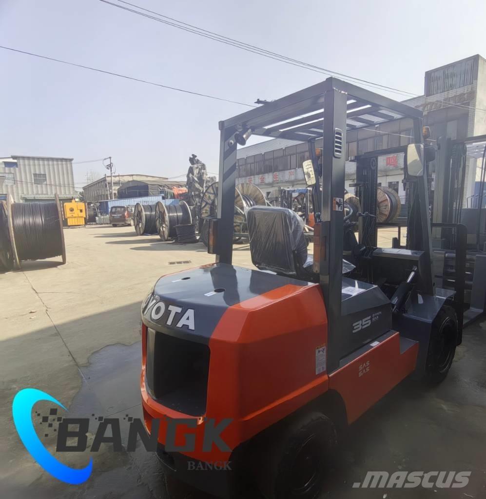 Toyota 35 شاحنات الديزل