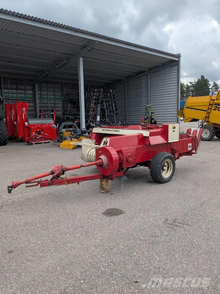 International 430 T محزمات مربعة