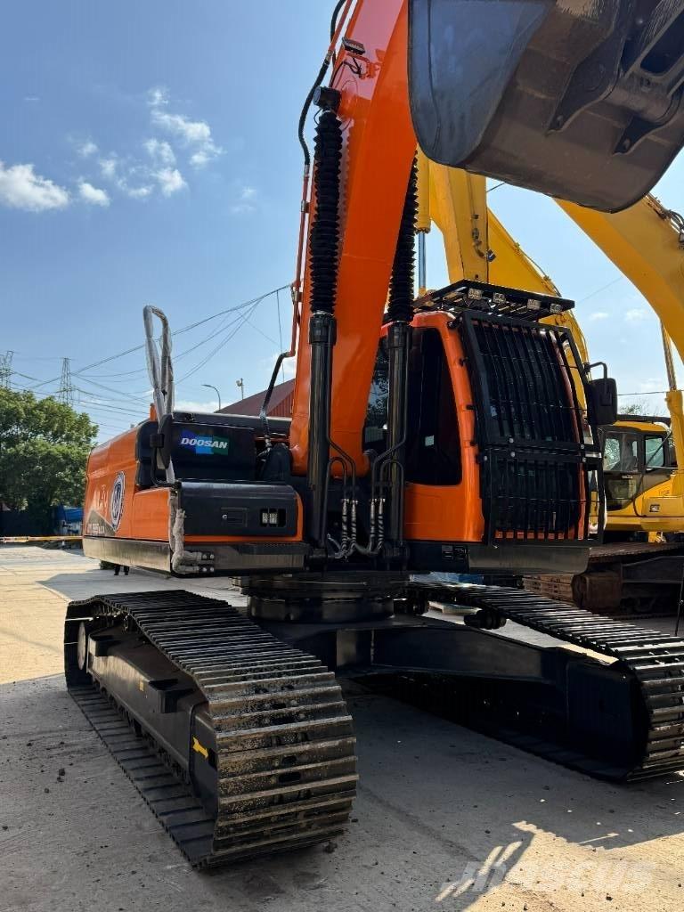 Doosan DX 225 LCA حفارات زحافة