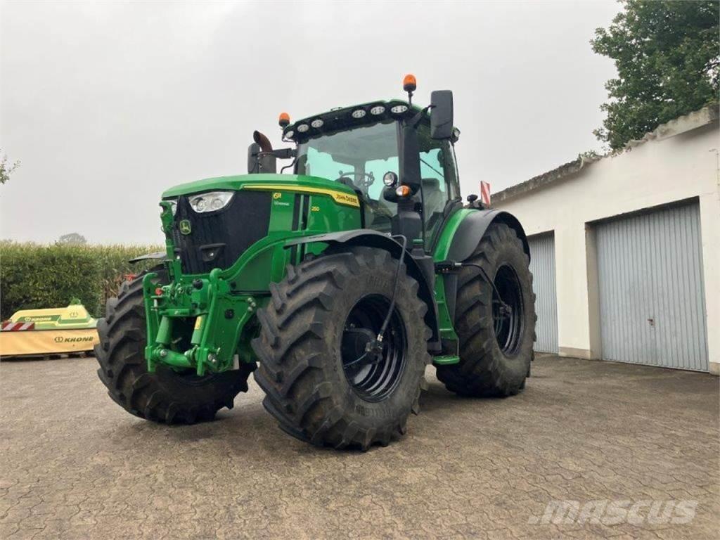 John Deere 6R 250 الجرارات