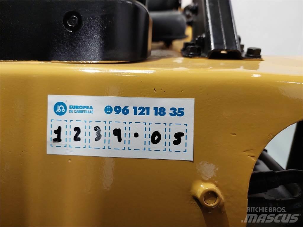 CAT DP50K MC شاحنات الديزل