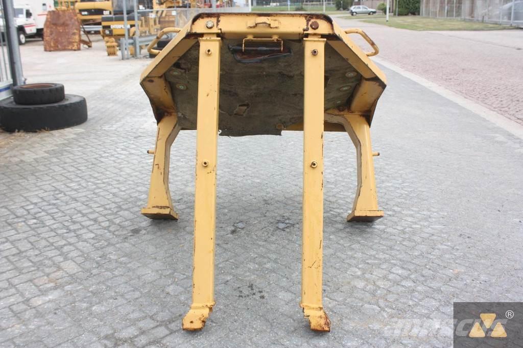 CAT D8N O-rops cab كابينة والداخلية