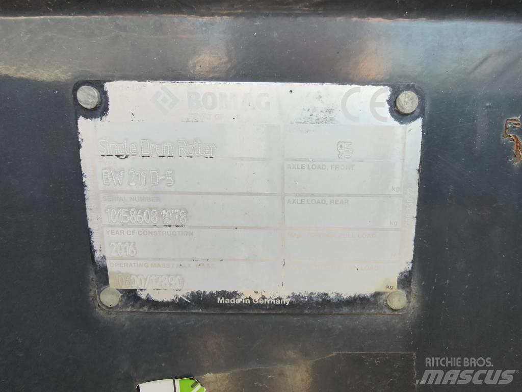 Bomag BW 211 D-50 مداحل ذات إطارات هوائية