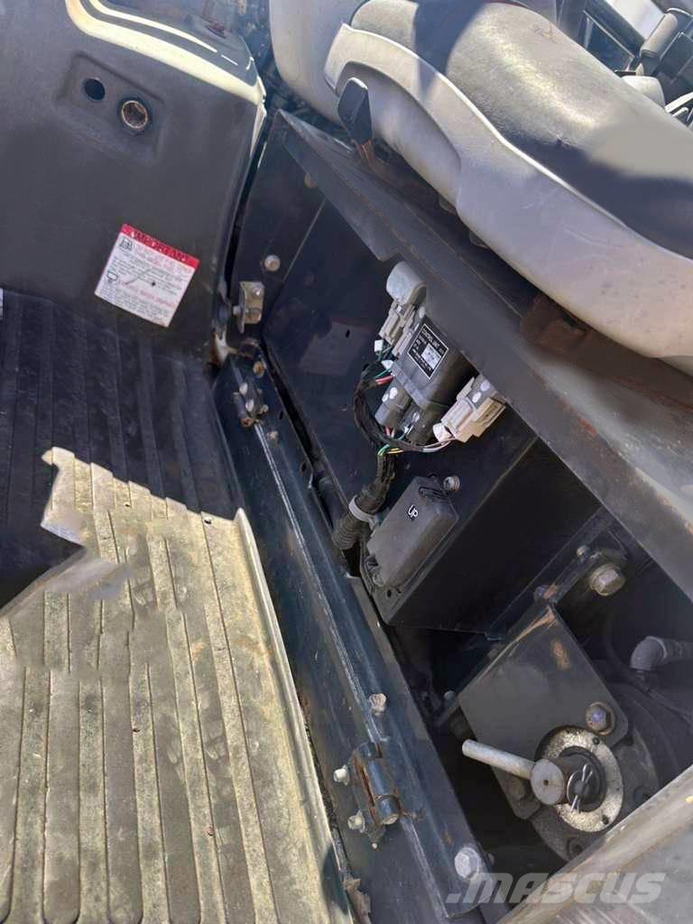 Hitachi ZX 27 U حفارات صغيرة أقل من 7 طن (حفارات صغيرة)