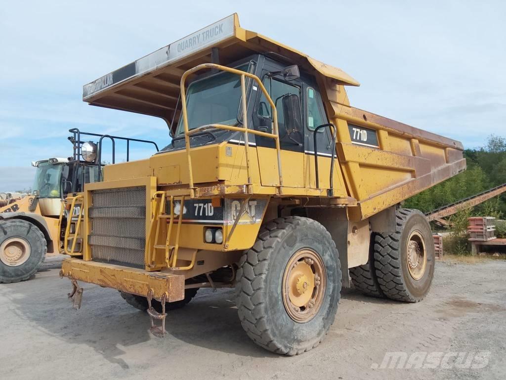 CAT 771 D شاحنات المخلفات الصلبة
